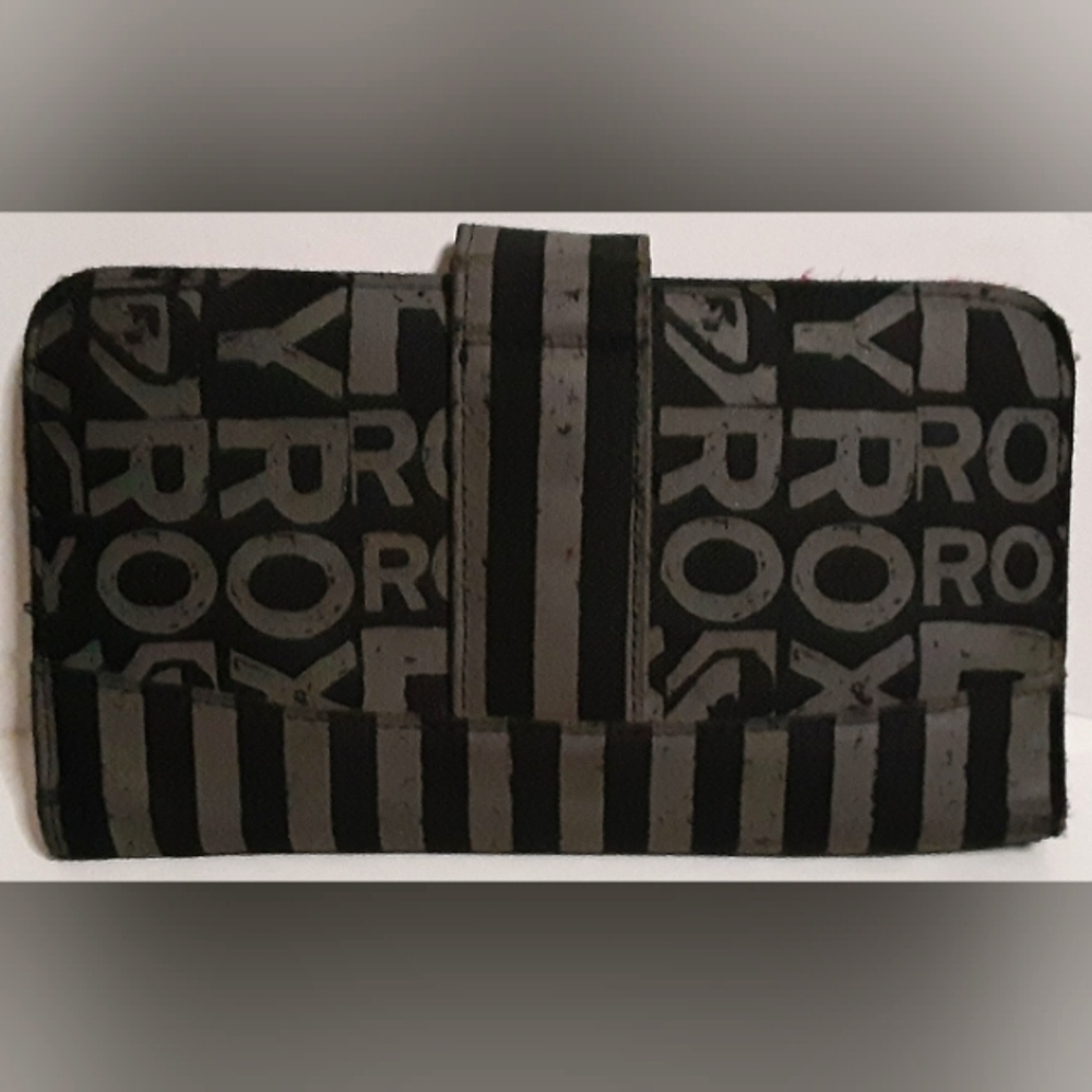 Roxy Wallet - Picture 2 of 4